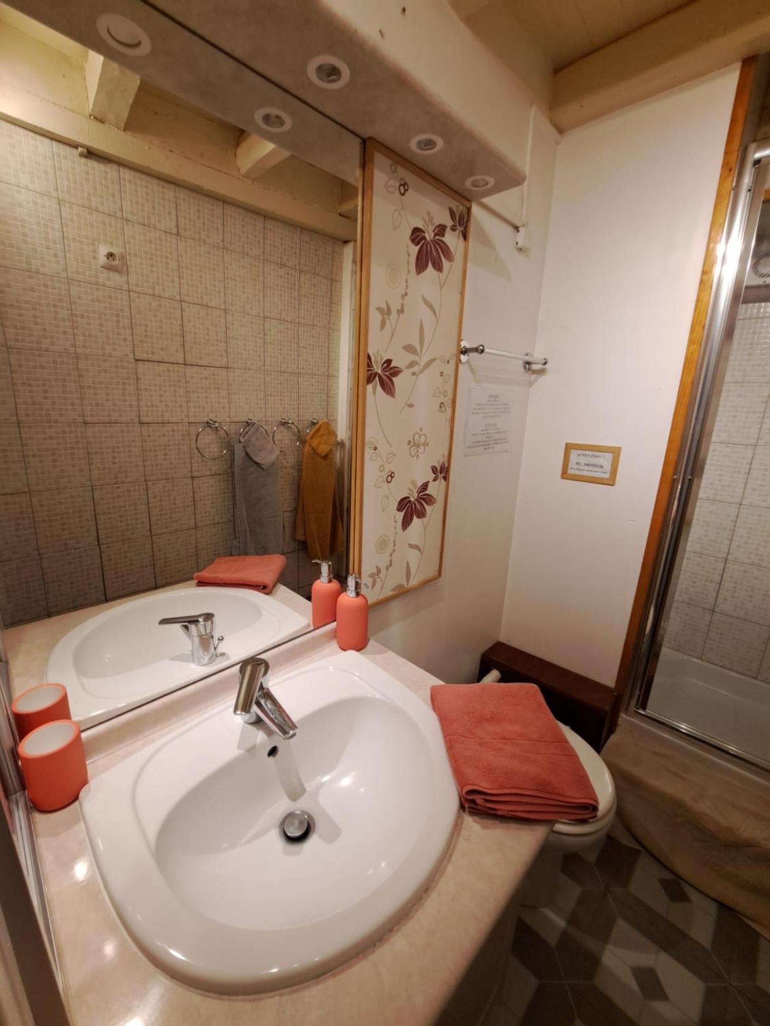 Gite De La Tour De Loire - 65 M2 Au Pied D'Une Tour De Gue Du 17Eme Siecle Mer Екстер'єр фото