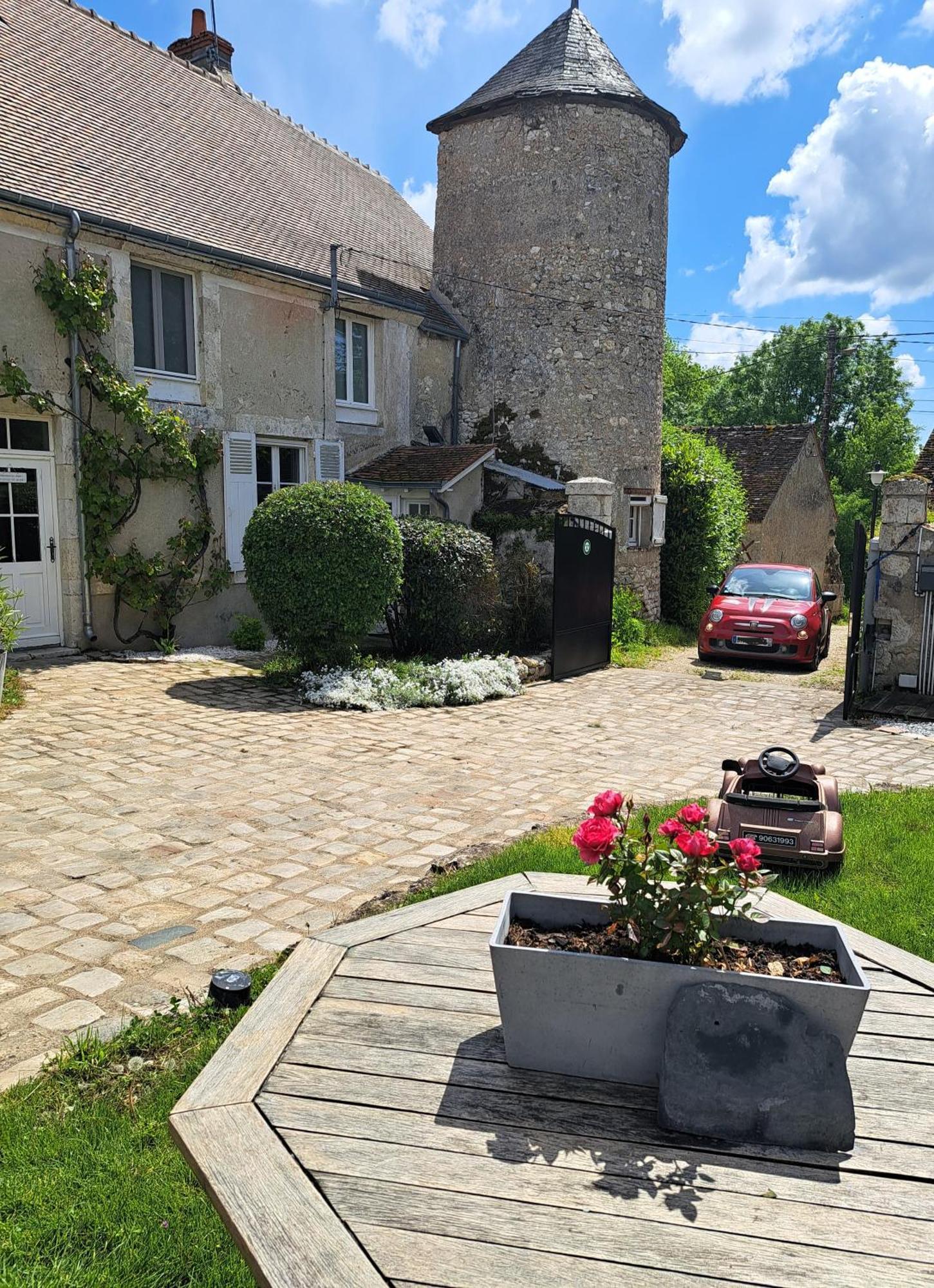 Gite De La Tour De Loire - 65 M2 Au Pied D'Une Tour De Gue Du 17Eme Siecle Mer Екстер'єр фото